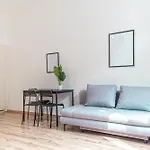 Super Comfy 2Br Apt Historic Location In Vienna